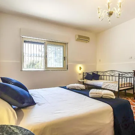 Gorgeous In Holiday home Terrasini